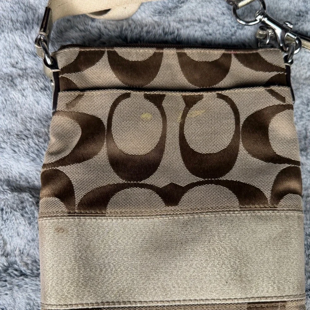 Coach Signature Jacquard Crossbody Bag Khaki Brown Gold Stripe Messenger 6810